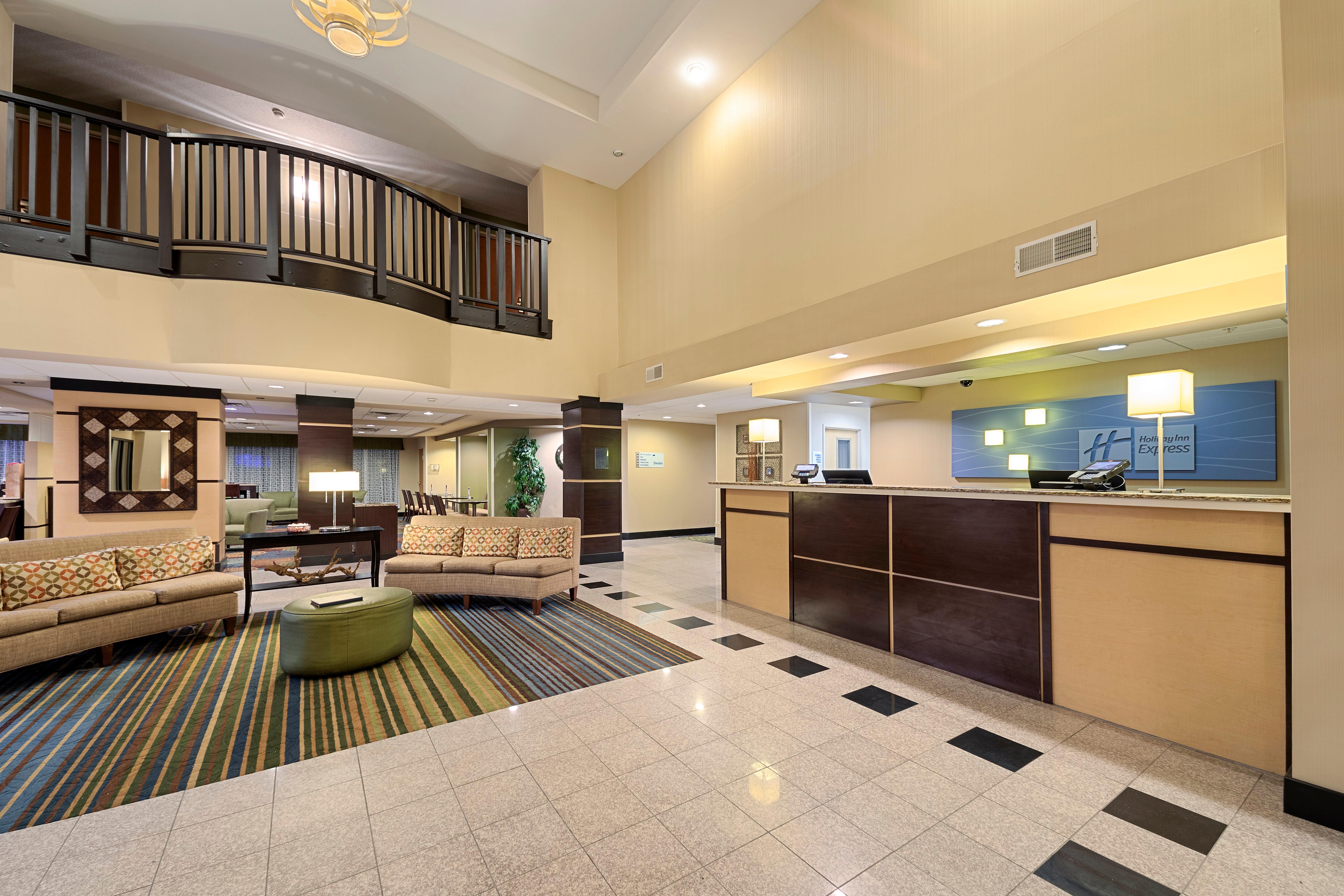 Holiday Inn Express Bloomington West By Ihg Exteriör bild