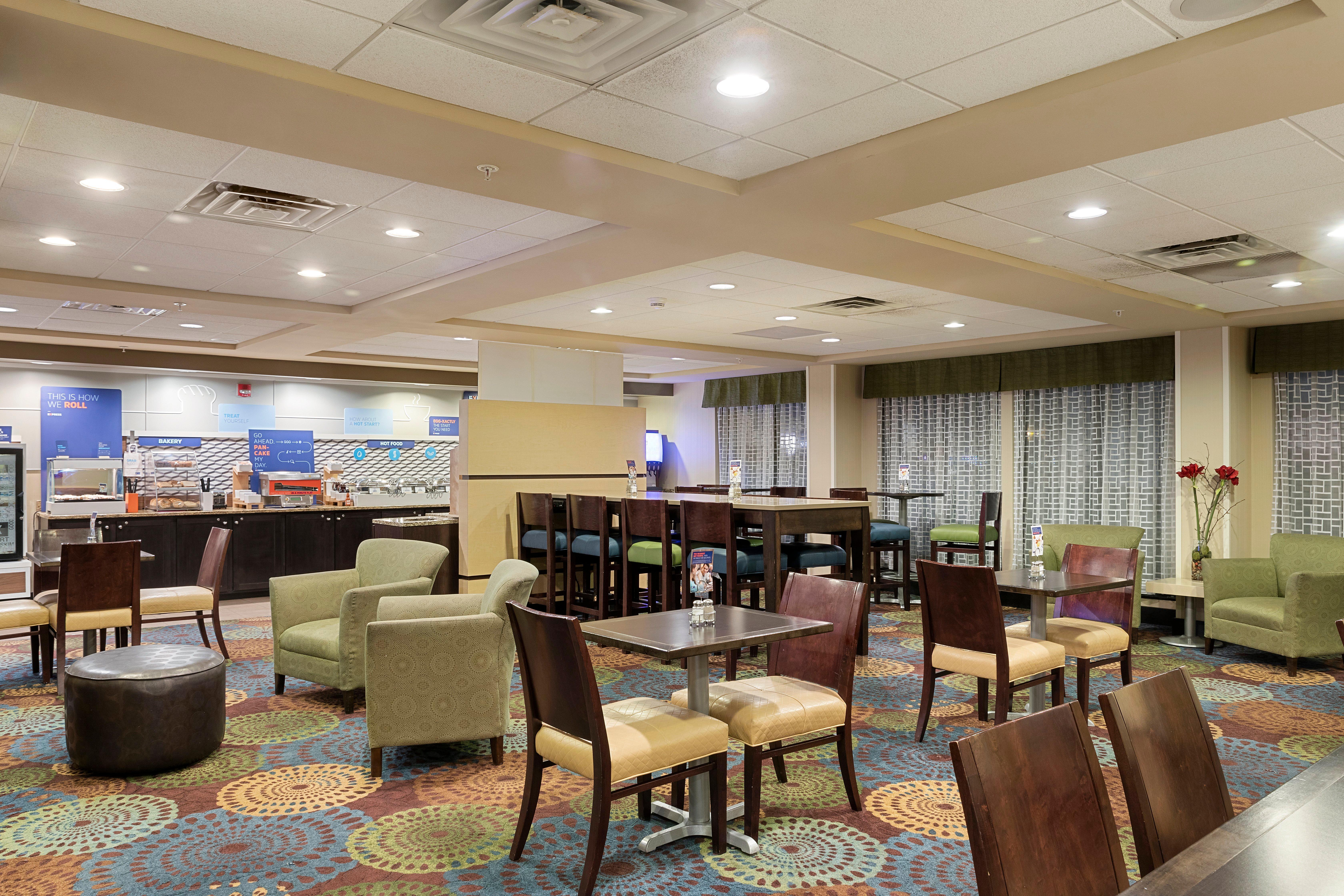 Holiday Inn Express Bloomington West By Ihg Exteriör bild